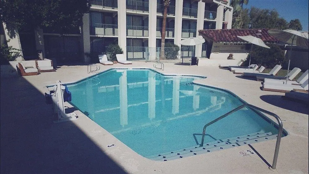 Travelodge Scottsdale Hotel